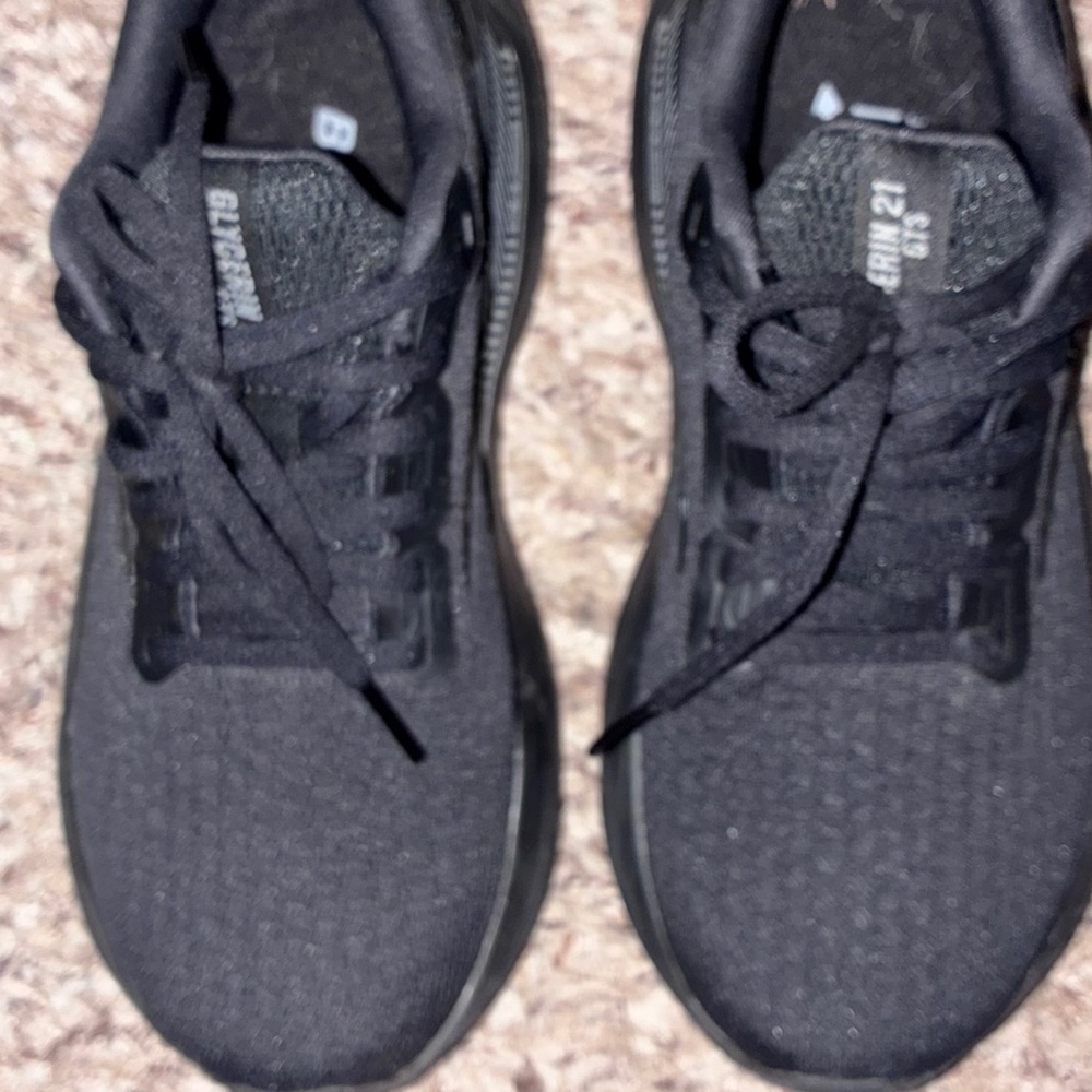 Brooks Shoes size 5.5